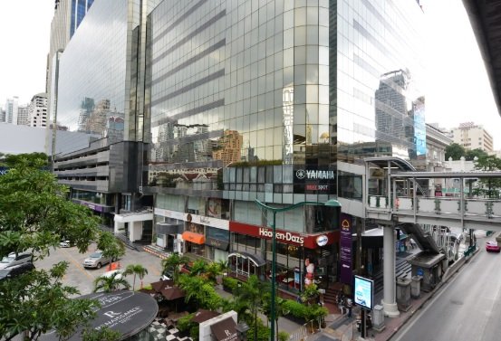 Physiotherapy Maneeya Center Chidlom, Clinical Pilates Chidlom BTS, Ms Bell Physiotherapist Chidlom